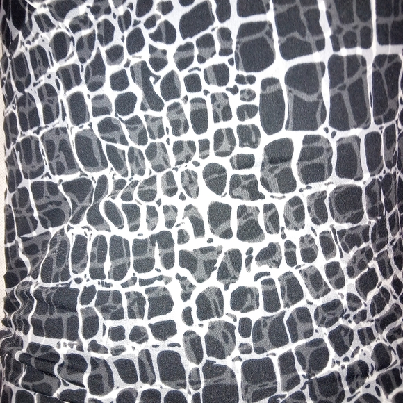 Express Ruched Top - Picture 3 of 4